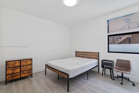 Touwnhouse à louer à Miami, Floride: 5 chambres, 189.52 m2 № 1969076 - photo 14