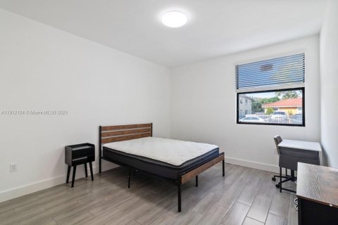 Touwnhouse à louer à Miami, Floride: 5 chambres, 189.52 m2 № 1969076 - photo 9