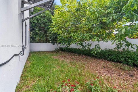 Touwnhouse à louer à Miami, Floride: 5 chambres, 189.52 m2 № 1969076 - photo 23