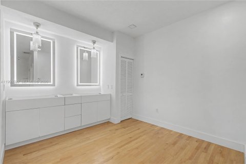 Villa ou maison à vendre à Miami Lakes, Floride: 5 chambres, 306.48 m2 № 2084063 - photo 27