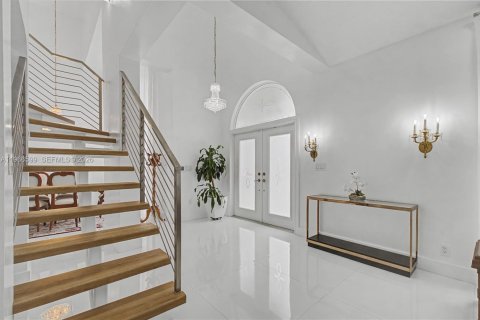 Villa ou maison à vendre à Miami Lakes, Floride: 5 chambres, 306.48 m2 № 2084063 - photo 4