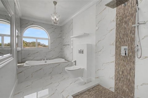 Villa ou maison à vendre à Miami Lakes, Floride: 5 chambres, 306.48 m2 № 2084063 - photo 28