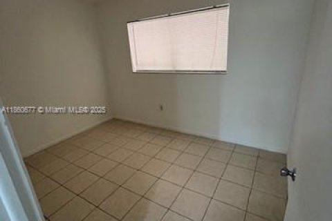 Condo in Miami, Florida, 3 bedrooms  № 1889745 - photo 7