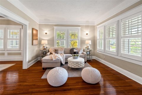 Casa en venta en Tampa, Florida, 4 dormitorios, 208.29 m2 № 1839048 - foto 12