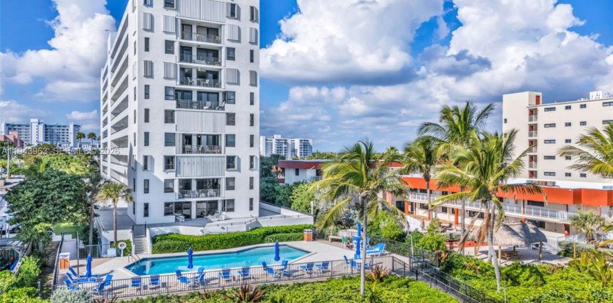 Condo in Pompano Beach, Florida, 2 bedrooms  № 2000920