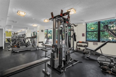 Condo in Pompano Beach, Florida, 2 bedrooms  № 2000920 - photo 20