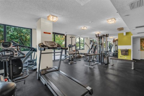 Condo in Pompano Beach, Florida, 2 bedrooms  № 2000920 - photo 21