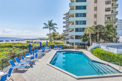 Condo in Pompano Beach, Florida, 2 bedrooms  № 2000920 - photo 23