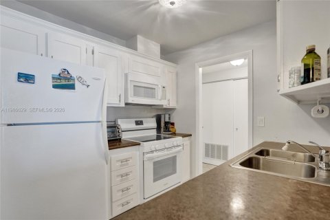 Condominio en alquiler en Pompano Beach, Florida, 2 dormitorios, 91.97 m2 № 2044904 - foto 6