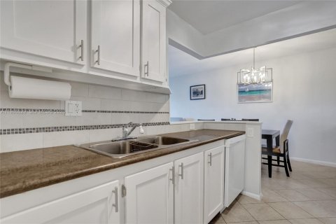 Condominio en alquiler en Pompano Beach, Florida, 2 dormitorios, 91.97 m2 № 2044904 - foto 7