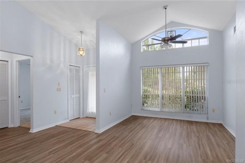 House in Inverness, Florida 3 bedrooms, 147.25 sq.m. № 1783437 - photo 2