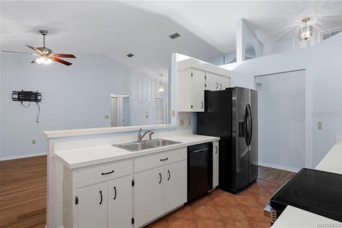 House in Inverness, Florida 3 bedrooms, 147.25 sq.m. № 1783437 - photo 12