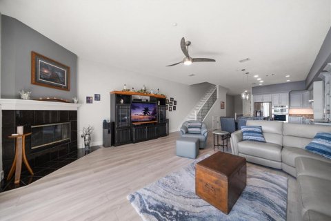 Townhouse in Treasure Island, Florida 3 bedrooms, 197.51 sq.m. № 1685085 - photo 21