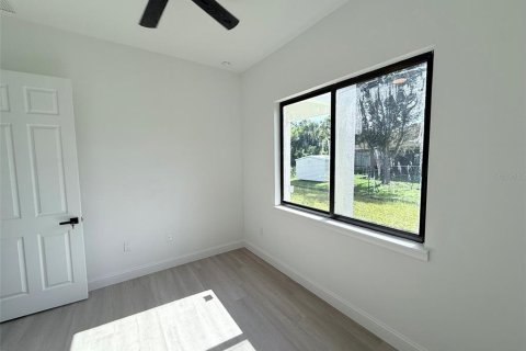 House in Port Charlotte, Florida 4 bedrooms, 200.02 sq.m. № 1837469 - photo 21
