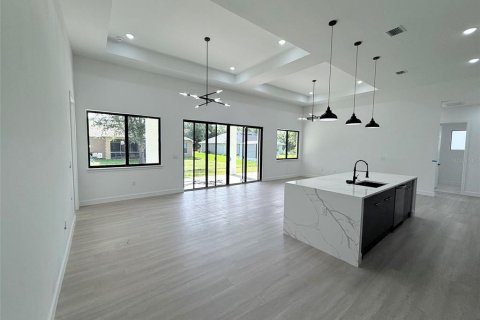 House in Port Charlotte, Florida 4 bedrooms, 200.02 sq.m. № 1837469 - photo 11