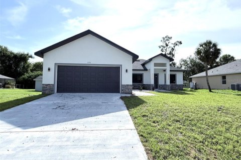 House in Port Charlotte, Florida 4 bedrooms, 200.02 sq.m. № 1837469 - photo 2