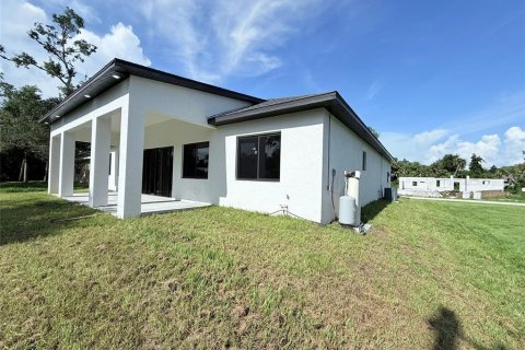 House in Port Charlotte, Florida 4 bedrooms, 200.02 sq.m. № 1837469 - photo 3