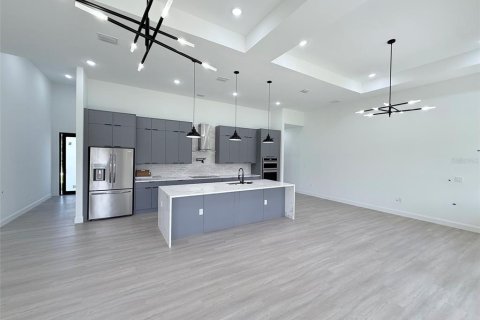 House in Port Charlotte, Florida 4 bedrooms, 200.02 sq.m. № 1837469 - photo 10