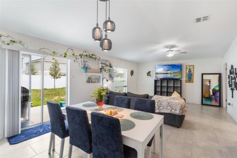 Купить виллу или дом в Хейнс-Сити, Флорида 4 комнаты, 144.93м2, № 1810412 - фото 9