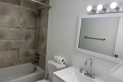 Condominio en venta en Miami, Florida, 2 dormitorios, 146.79 m2 № 1890723 - foto 17