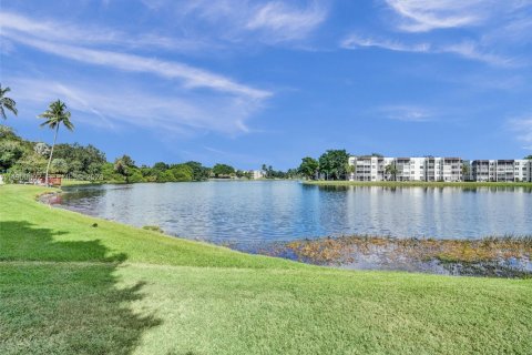 Снять в аренду таунхаус в Дейви, Флорида 3 спальни, 124.49м2, № 2005939 - фото 5