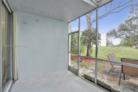 Снять в аренду таунхаус в Дейви, Флорида 3 спальни, 124.49м2, № 2005939 - фото 26