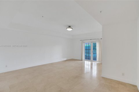 Townhouse in Miami Beach, Florida 3 bedrooms, 245.26 sq.m. № 2154845 - photo 20