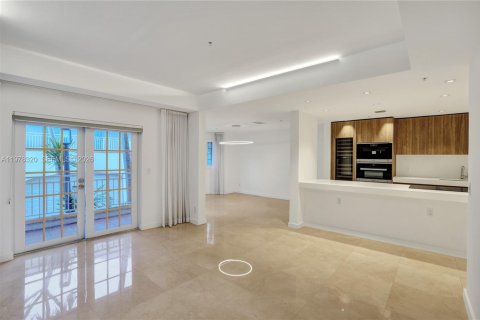 Townhouse in Miami Beach, Florida 3 bedrooms, 245.26 sq.m. № 2154845 - photo 8