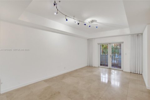 Townhouse in Miami Beach, Florida 3 bedrooms, 245.26 sq.m. № 2154845 - photo 17