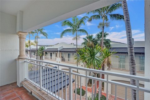 Townhouse in Miami Beach, Florida 3 bedrooms, 245.26 sq.m. № 2154845 - photo 24
