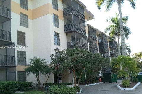 Condo in Lauderhill, Florida, 1 bedroom  № 2060803