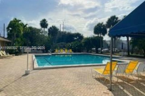 Condo in Lauderhill, Florida, 1 bedroom  № 2060803 - photo 16