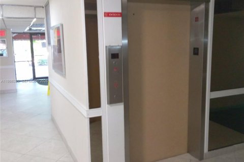 Condo in Lauderhill, Florida, 1 bedroom  № 2060803 - photo 14