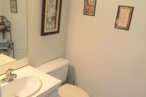 Condo in Lauderhill, Florida, 1 bedroom  № 2060803 - photo 8