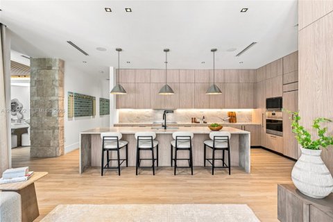 Villa ou maison à vendre à Miami, Floride: 5 chambres, 429.02 m2 № 2311405 - photo 16