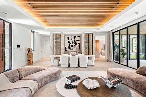 Villa ou maison à vendre à Miami, Floride: 5 chambres, 429.02 m2 № 2311405 - photo 12