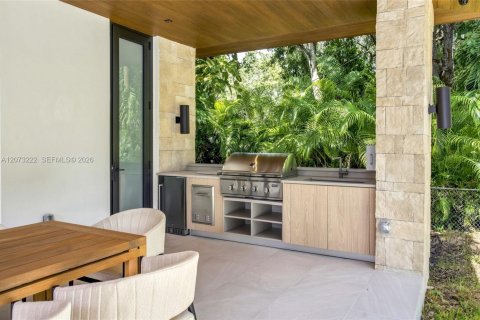 Villa ou maison à vendre à Miami, Floride: 5 chambres, 429.02 m2 № 2311405 - photo 5