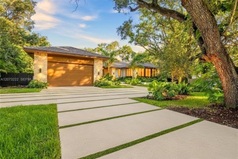Villa ou maison à vendre à Miami, Floride: 5 chambres, 429.02 m2 № 2311405 - photo 9