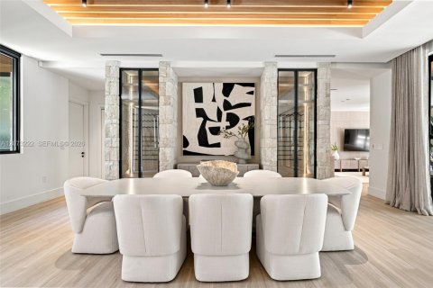 Villa ou maison à vendre à Miami, Floride: 5 chambres, 429.02 m2 № 2311405 - photo 13
