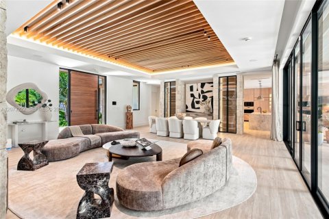 Villa ou maison à vendre à Miami, Floride: 5 chambres, 429.02 m2 № 2311405 - photo 4