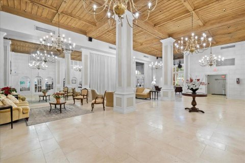 Condo in Palm Beach, Florida, 1 bedroom  № 1077591 - photo 1