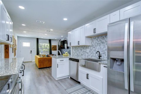 Casa en venta en Tampa, Florida, 3 dormitorios, 134.71 m2 № 2226283 - foto 11