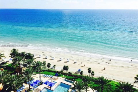 Condominio en venta en Sunny Isles Beach, Florida, 2 dormitorios, 135.36 m2 № 2152581 - foto 5
