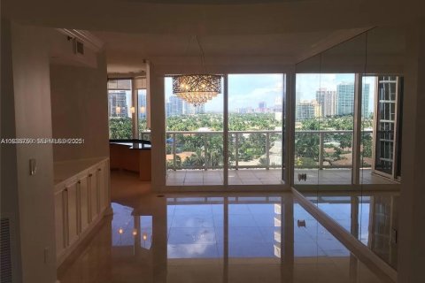 Condominio en venta en Sunny Isles Beach, Florida, 2 dormitorios, 135.36 m2 № 2152581 - foto 12