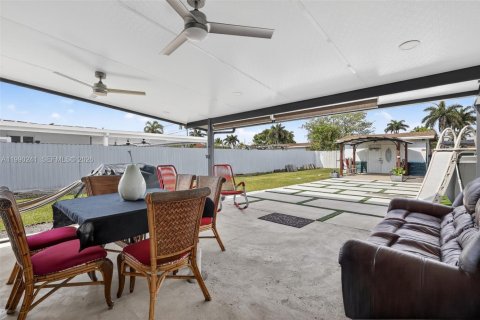 Casa en venta en Homestead, Florida, 4 dormitorios, 155.52 m2 № 2057615 - foto 14