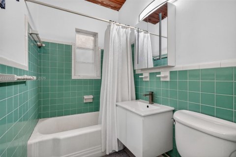 Casa en venta en Homestead, Florida, 4 dormitorios, 155.52 m2 № 2057615 - foto 12