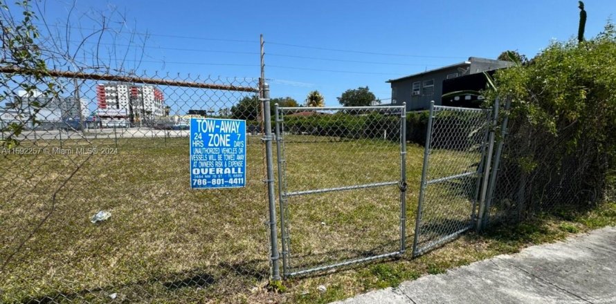 Immobilier commercial à Miami, Floride № 1183659