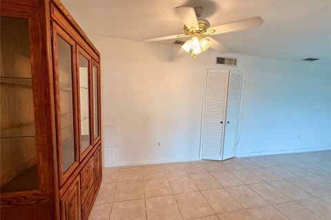 Condo in Winter Haven, Florida, 2 bedrooms  № 1545413 - photo 13