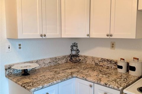 Condo in Winter Haven, Florida, 2 bedrooms  № 1545413 - photo 6