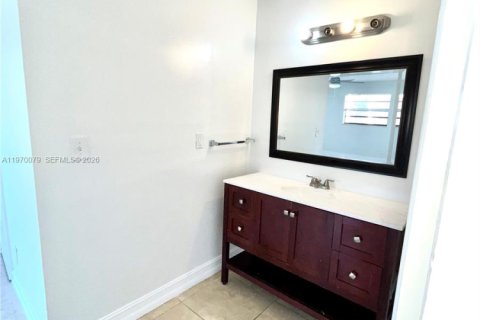 Townhouse in Miami, Florida 3 bedrooms, 161.37 sq.m. № 2030886 - photo 13